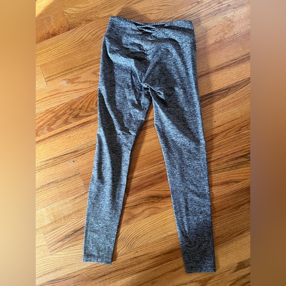 PINK gray leggings with criss cross back in size small - Picture 3 of 4